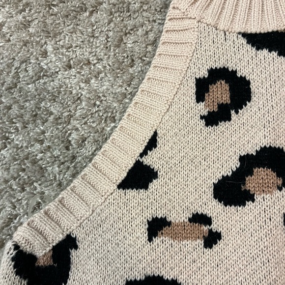 Cheetah Print Top - Picture 6 of 13